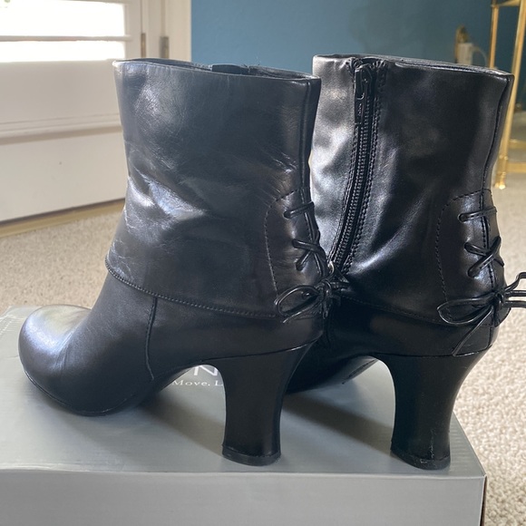 Naturalizer Ankle Boots - Picture 6 of 8
